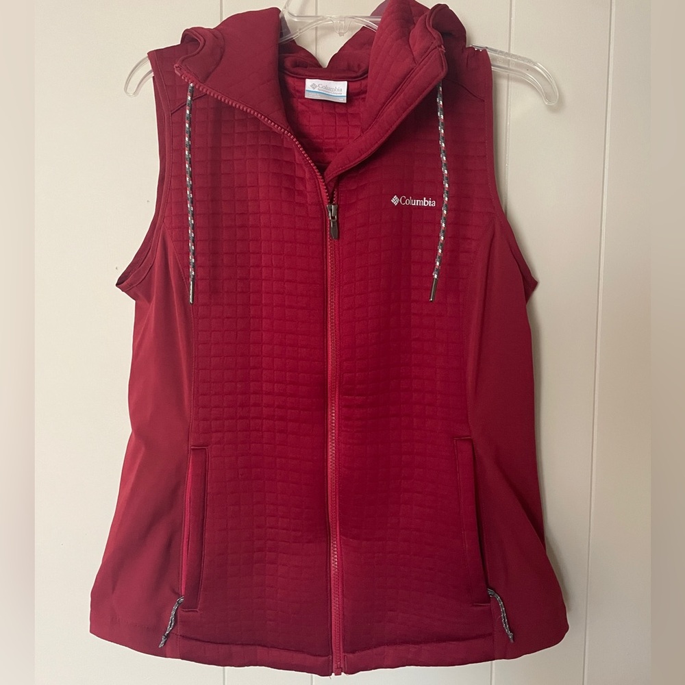 Columbia Quilted Maroon Vest